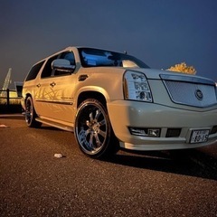 キャデラック　エスカレード　ESV ロング