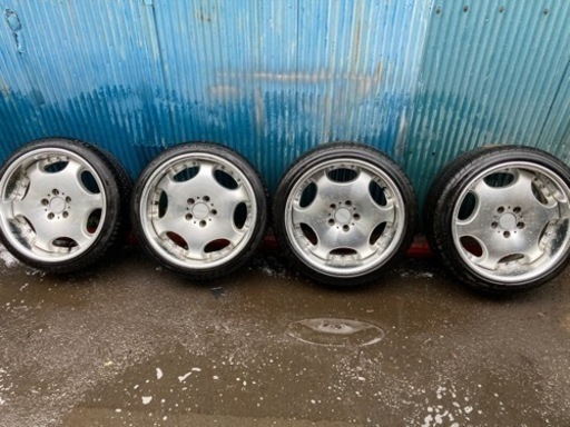 車のパーツ タイヤ、ホイール