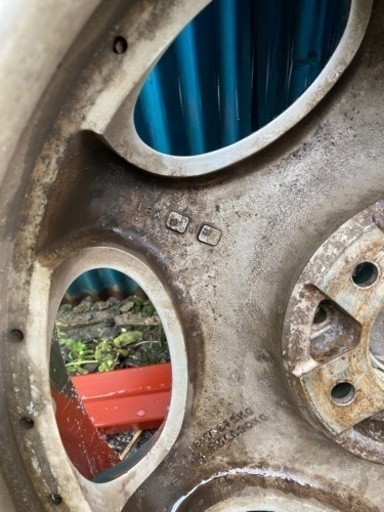 車のパーツ タイヤ、ホイール