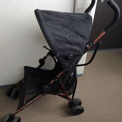 B型ベビーカーの画像
