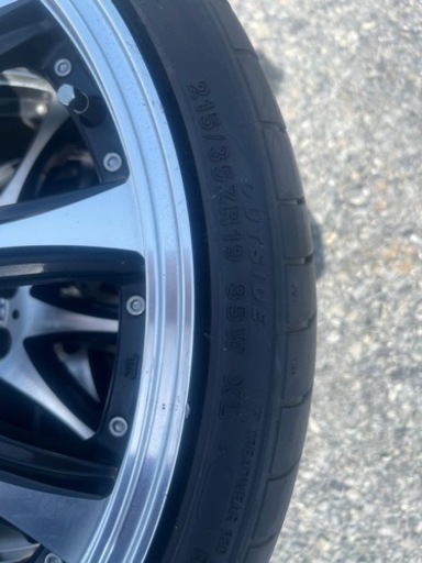 車のパーツ タイヤ、ホイール