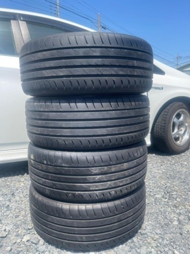 車のパーツ タイヤ、ホイール