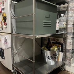 【お渡し先確定】ステンレス　キャスター付ラック