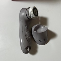 【美品】電動　洗顔ブラシの画像