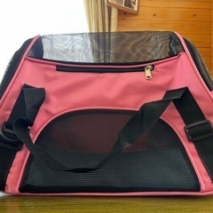 ペット、小型犬、クレート、キャリーバック、給水機、リードの画像