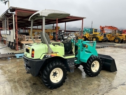 ヤンマー YANMAR V3-6 ホイールローダー. 3トンクラス. バケット容量 : 0.4m3. 重量：2740KG