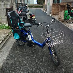 ｄ53🌀🌕️🔴🌈土日もお子様と土足のまま、いろいろなタイプの電動自転車のご試乗可能です。  🌕️🟢電動自転車・リサイクル専門店　🔵🔴　ご試乗をしてから、ご購入できます。  🔴🌀🔴２０インチ、チャイルドシート、２人乗り、３人乗り、１人乗り電動自転車  🔴🔵バカ良心的な電動自転車屋🔴１００日間・安心の無料点検・🌕️無料交換保証サービス付き  🟢後ろチャイルドシートを大きめのかごに変更のオプション無料です。  🔴バッテリーは新品の９０％以上の性能です。  🟣１回の充電で３０Ｋ