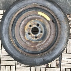 車のパーツ タイヤ、ホイールの画像