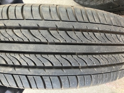 車のパーツ タイヤ、ホイール