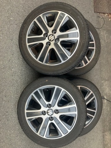 車のパーツ タイヤ、ホイール