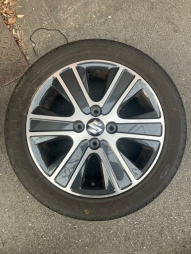 車のパーツ タイヤ、ホイール