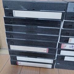 VHSビデオテープ　録画済み　再生未確認　ジャンク　40本　中身とケースが違う物、ケースが無い物含むの画像
