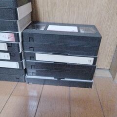 VHSビデオテープ　録画済み　再生未確認　ジャンク　40本　中身とケースが違う物、ケースが無い物含むの画像