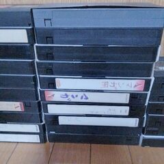 VHSビデオテープ　録画済み　再生未確認　ジャンク　40本　中身とケースが違う物、ケースが無い物含むの画像