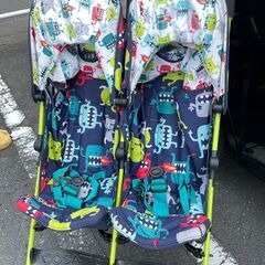 コサットスパドゥパ　海外製2人乗りベビーカー