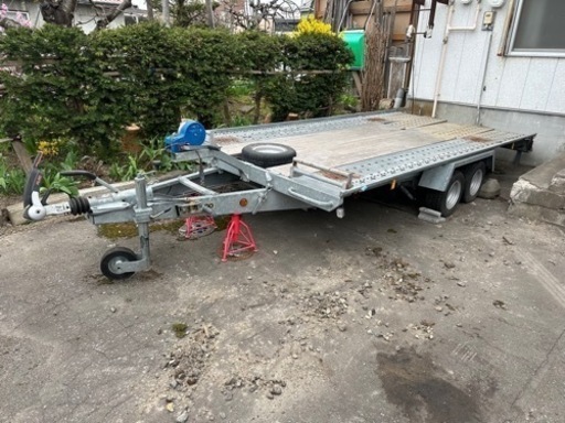 けん引トレーラー