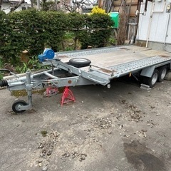 けん引トレーラー