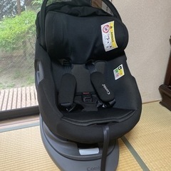 【ほぼ新品未使用・定価8万】Combiチャイルドシート