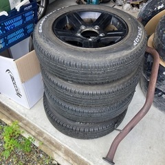 車のパーツ タイヤ、ホイール