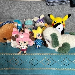 ぬいぐるみ十数体の画像