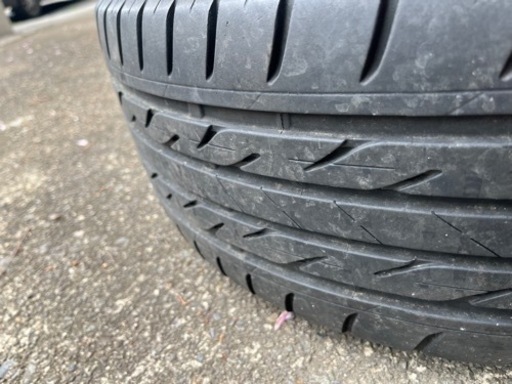 車のパーツ タイヤ、ホイール