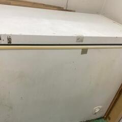 冷凍ストッカー