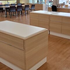 ◆ゼロからでも正社員に◆実力主義で努力次第で収入UP！店舗什器施工・イベント施工の画像