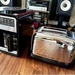 コーヒーメーカーとポップアップトースターのセット