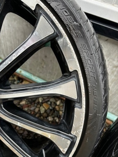 車のパーツ タイヤ、ホイール