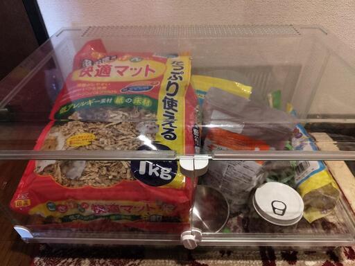 ハムスター用ケージ、床材、トイレ用、身だしなみ用砂各2種、ひまわりの種、餌、ペレット等