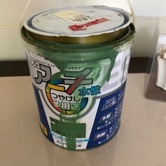 カンペハピオ　アレス水性艶消し多用途　ペンキ　
