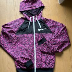ナイキ　ウィンドブレーカー　レディース　美品　ランニング　ゴルフの画像