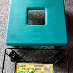 ダイソーのミニキャスター台２つ+おまけの画像