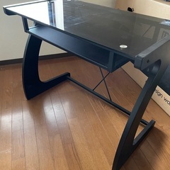 ガラスパソコンデスク