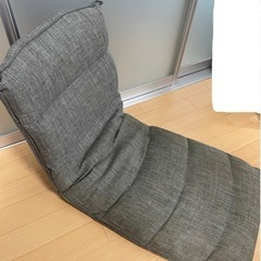 折りたたみ座椅子の画像