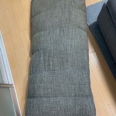 折りたたみ座椅子の画像