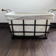 アンティーク風かごの画像