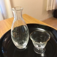 金粉入りガラス徳利　猪口　酒器　漆塗り盆 コップ、グラス