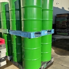 鉄製　200L　空ドラム缶（中古）ほとんど匂いもなく綺麗です　１缶あたり２０００円　数缶在庫ありの画像