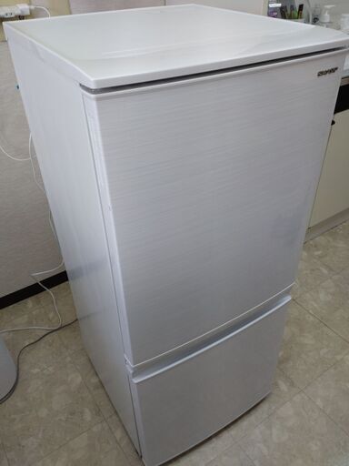 シャープ　冷蔵庫　2ドア　137L　2020製