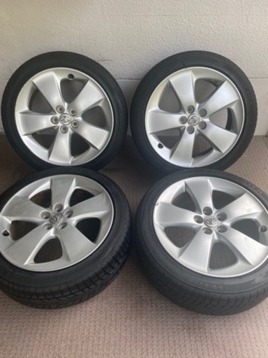 車のパーツ タイヤ、ホイール