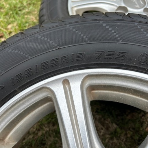 車のパーツ タイヤ、ホイール