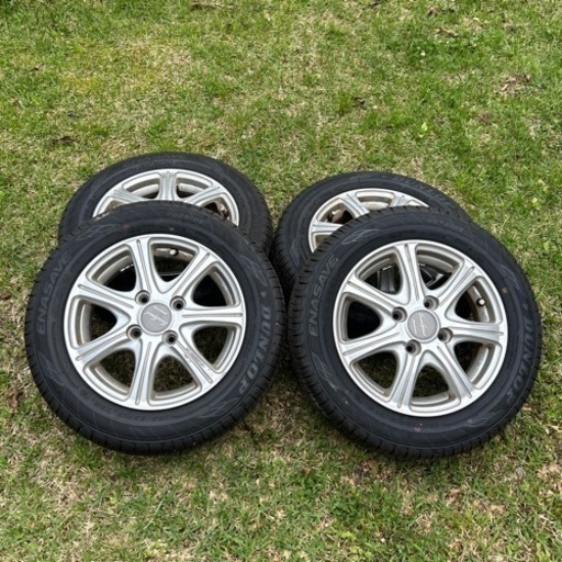 車のパーツ タイヤ、ホイール