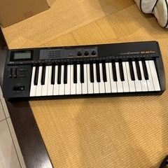 シンセサイザー