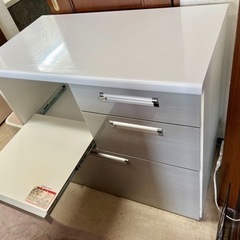 キッチンキャビネット