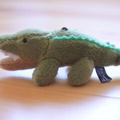 ワニのぬいぐるみ