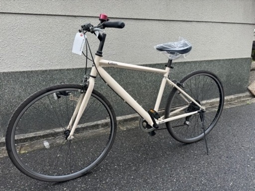 59）全車両格安販売‼️ 28インチ　クロスバイク　ホワイト　変速付