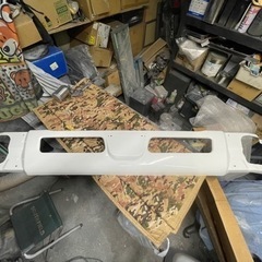 値下げ 塗装済み 三菱キャンター  ブルーテック ワイド用バンパー