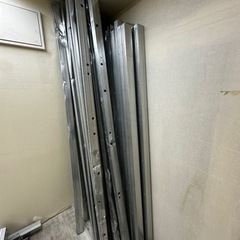 無料で差し上げます！　軽量鉄骨です！