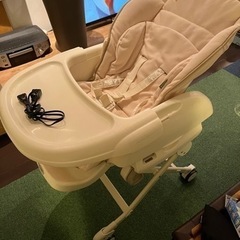 コンビ ハイローチェア 電動 オートスウィングの画像